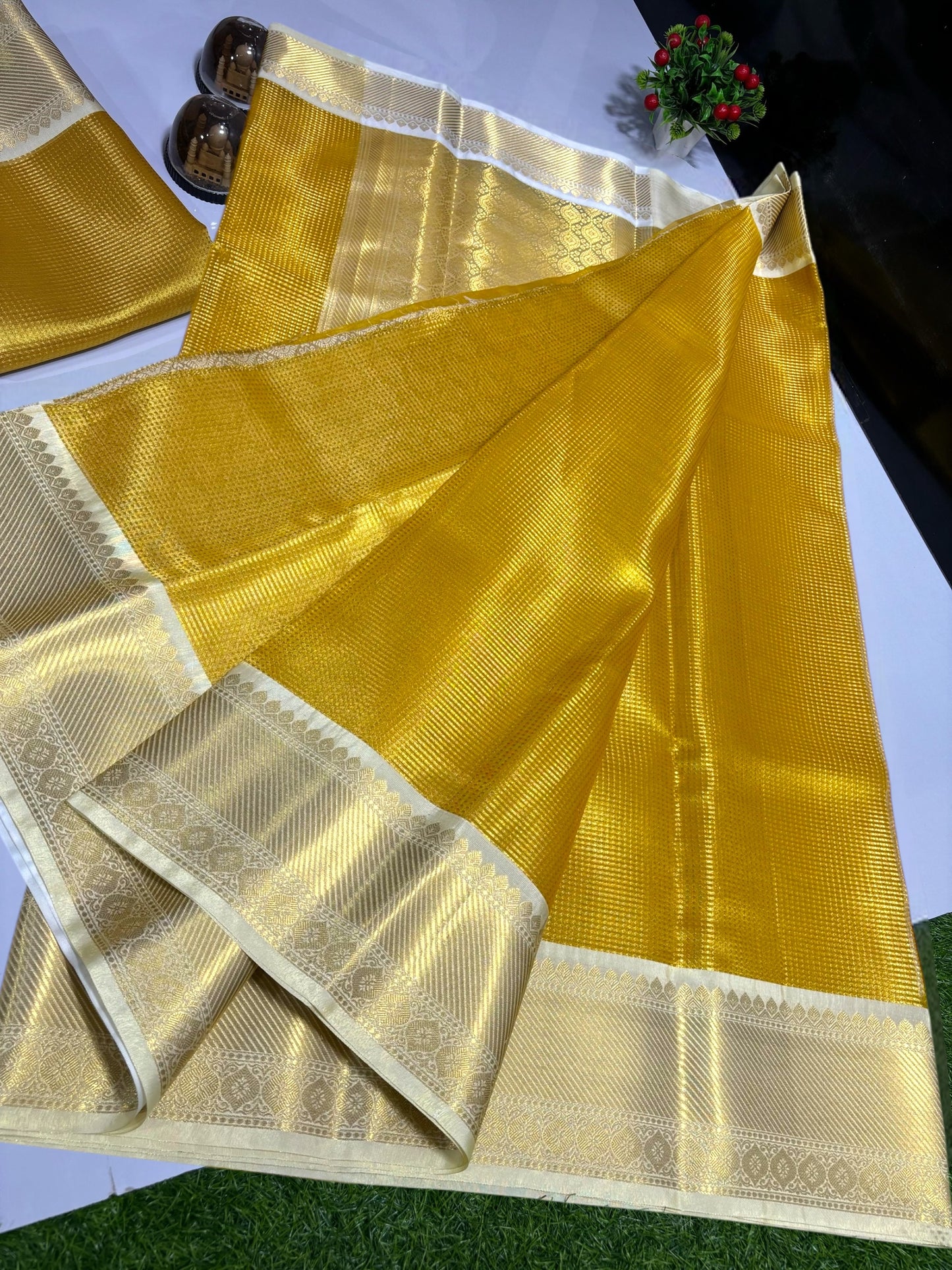Glass Tissue