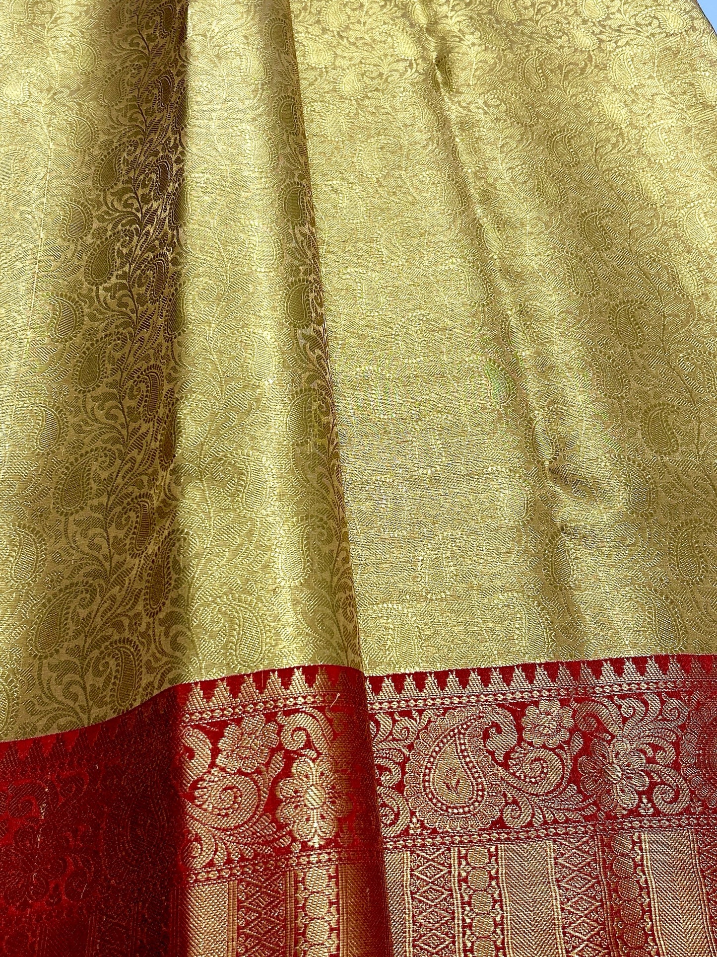 Graceful Kanjivaram Tissue Semi-Silk Saree in Rani Pink with Gold, Brocade Pallu & Blouse"