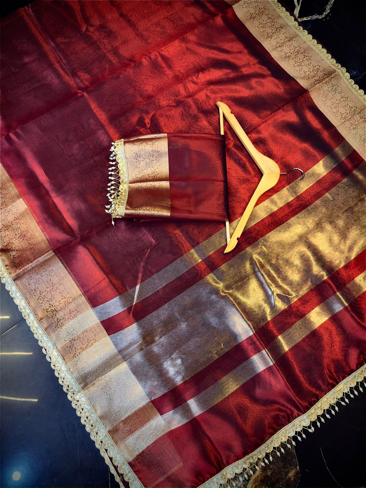 Elegant Lace Work Tissue Saree – Party & Wedding Wear