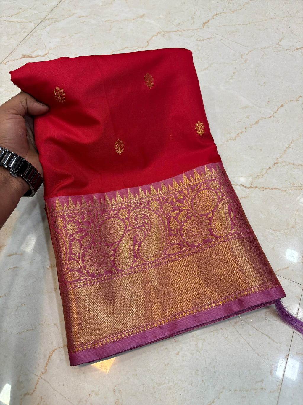 Elegant Red Katan Silk Banarasi Saree with Rich Meenakari Border