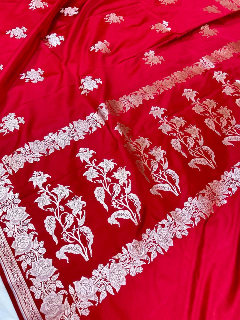 THE RICH & ELEGANT RANI RED BANARASI MASHROO KATAN SAREE