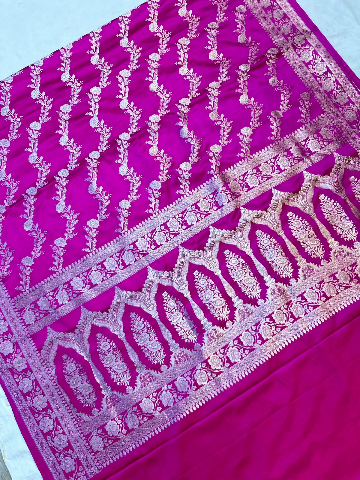 Elegant Royal Rani Pink Mashroo Katan Banarasi Silk Saree