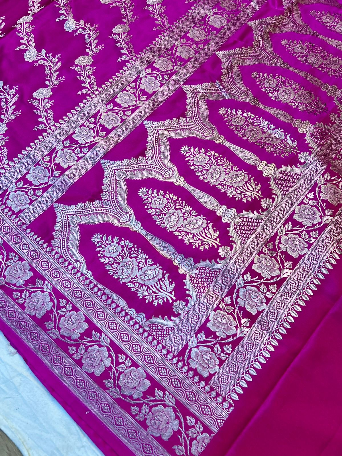 Elegant Royal Rani Pink Mashroo Katan Banarasi Silk Saree