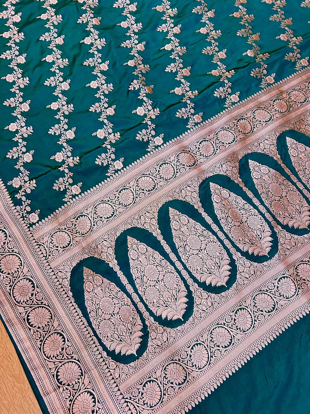 THE LUXURIOUS BOTTLE GREEN MASHROO KATAN SILK SAREE