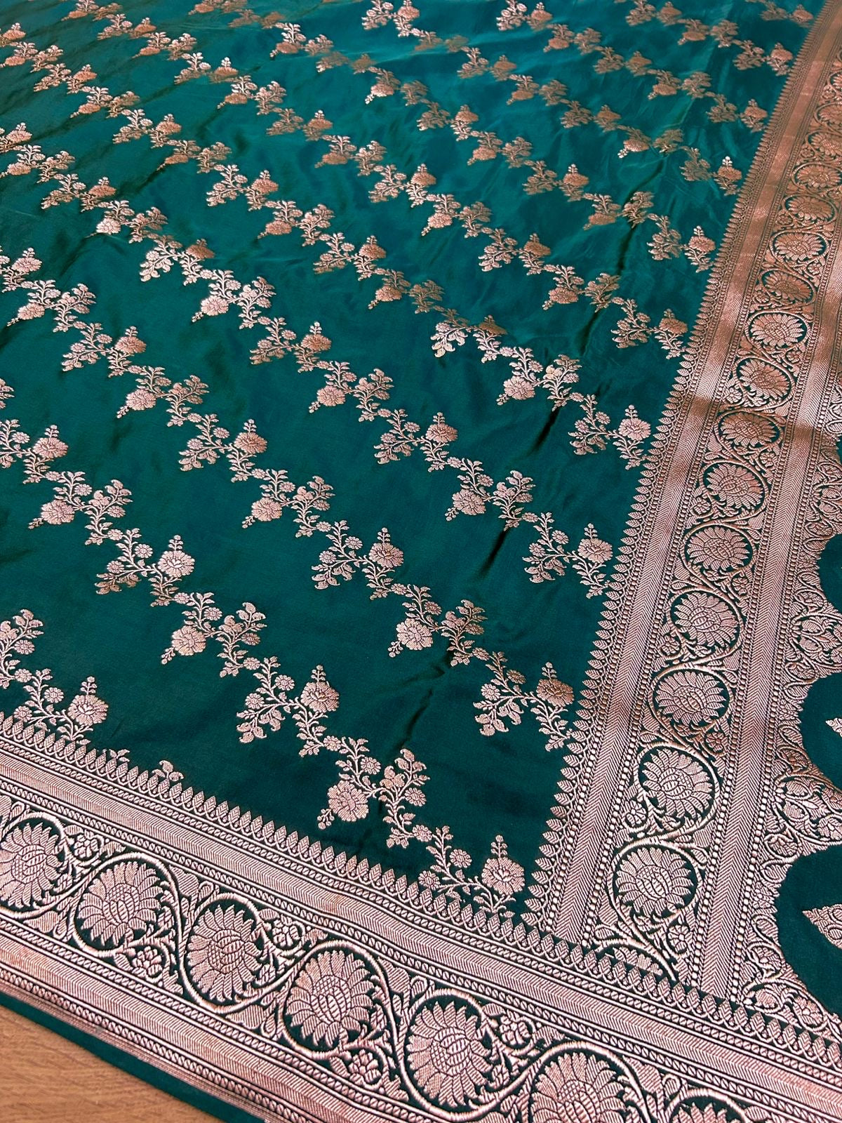 THE LUXURIOUS BOTTLE GREEN MASHROO KATAN SILK SAREE