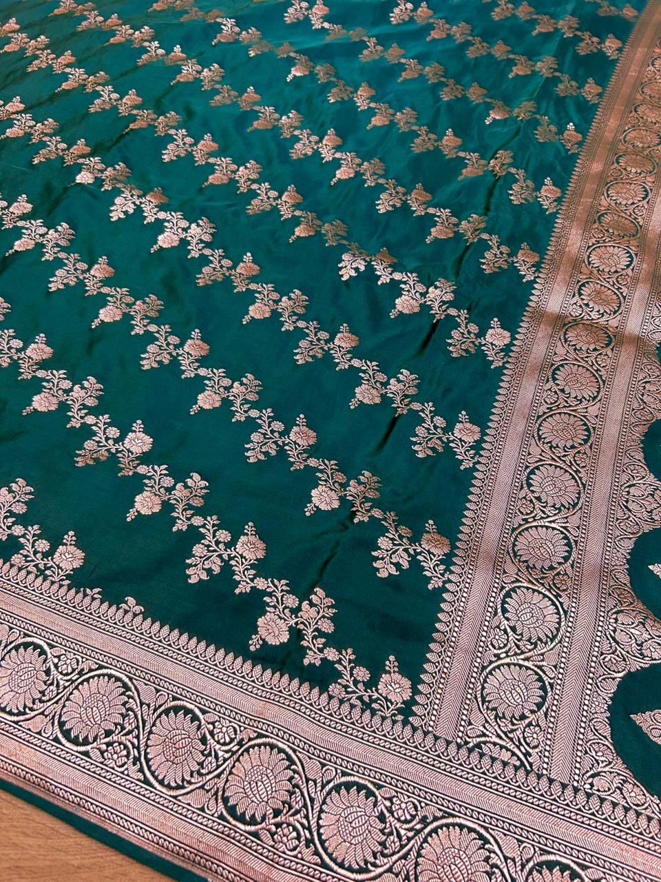 THE LUXURIOUS BOTTLE GREEN MASHROO KATAN SILK SAREE