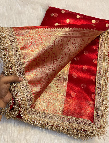 Premium Banarasi Tissue Saree with Golden Zari & Attached Lace Border – Red Bridal Edition