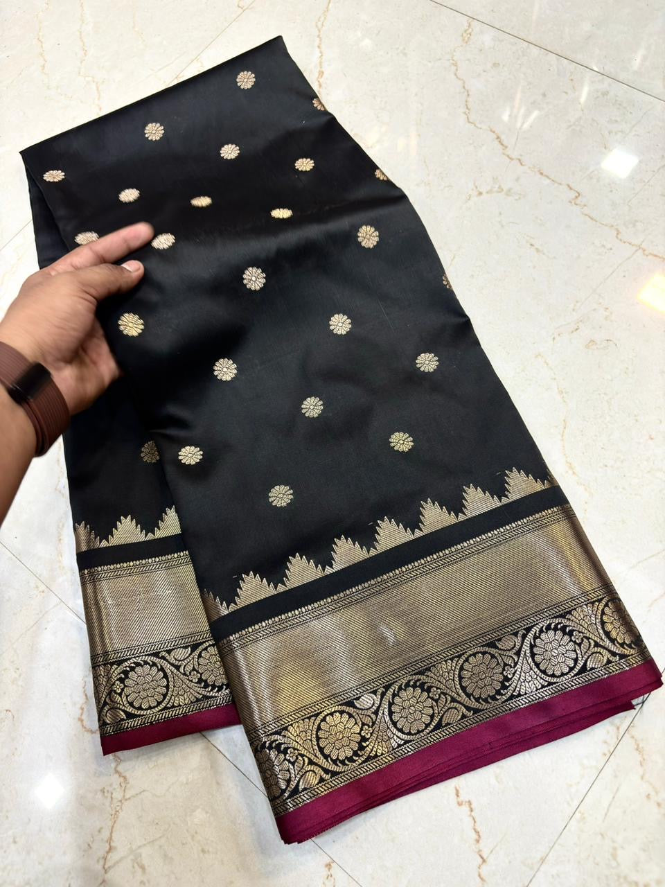 THE ELEGANT BLACK & GOLD KATAN SILK BANARASI SAREE