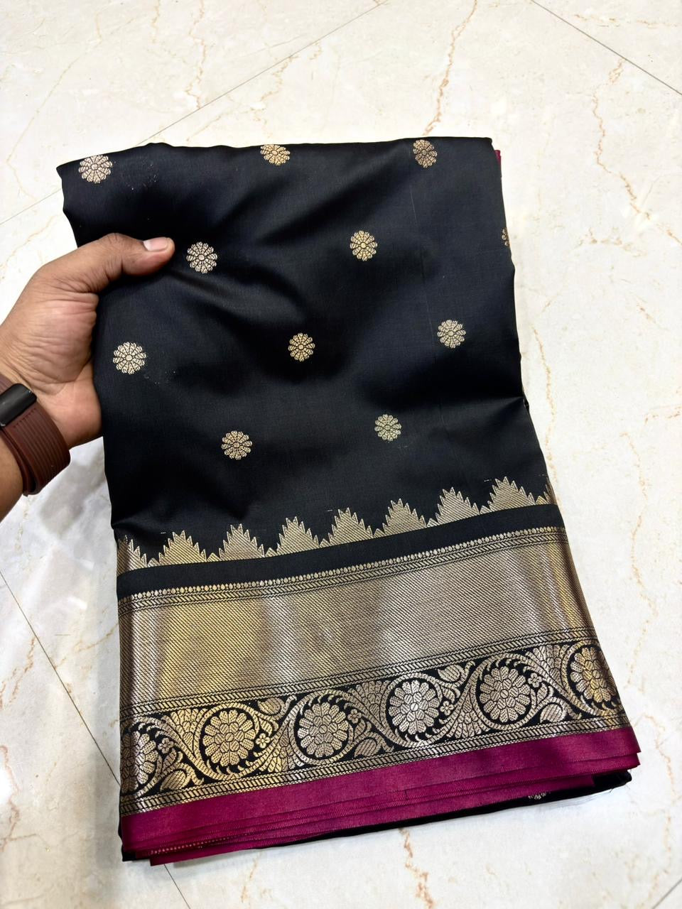 THE ELEGANT BLACK & GOLD KATAN SILK BANARASI SAREE