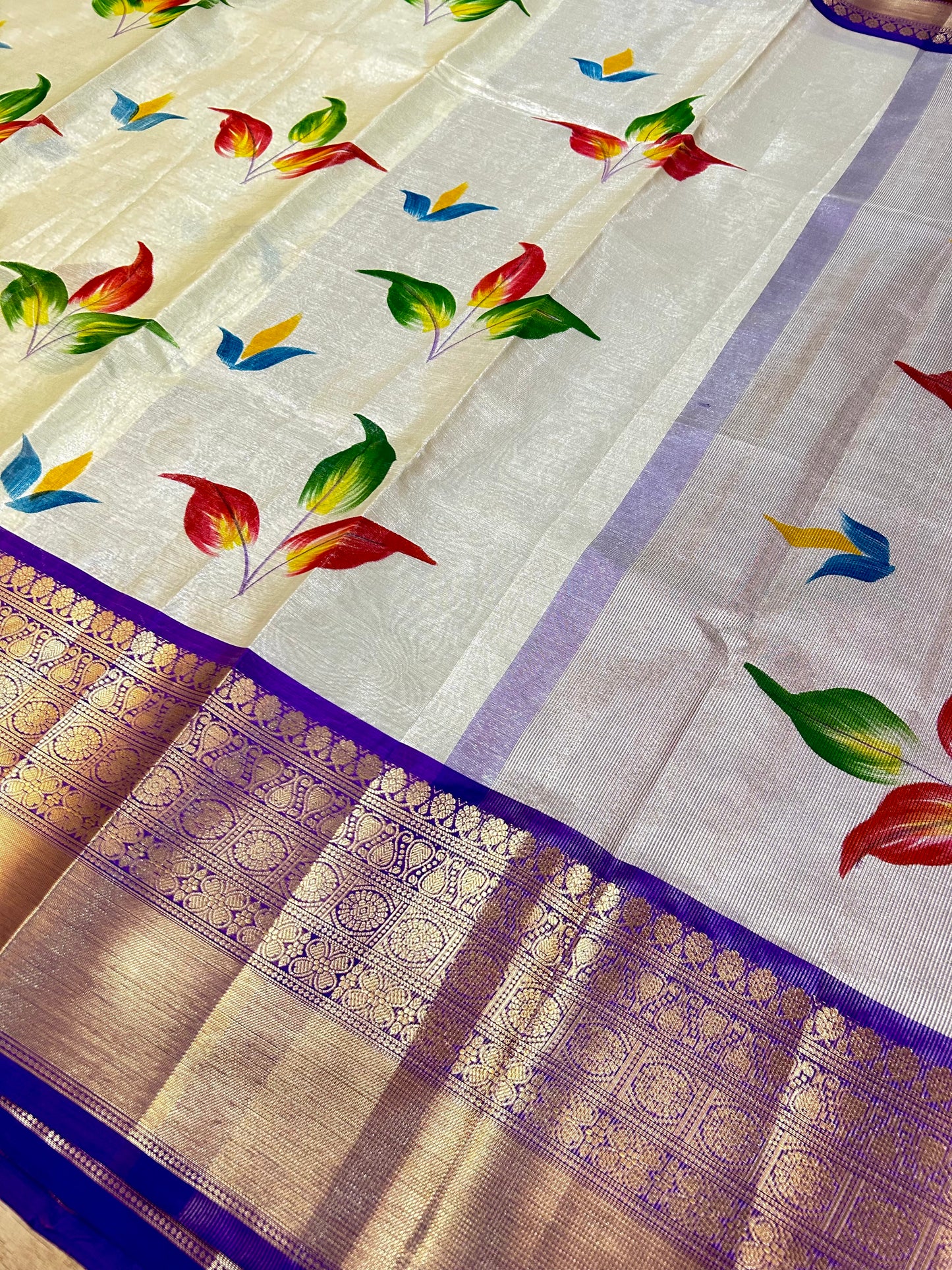🌸"Radiant Bloom" – Banarasi Premium Hand Brush Tissue Saree