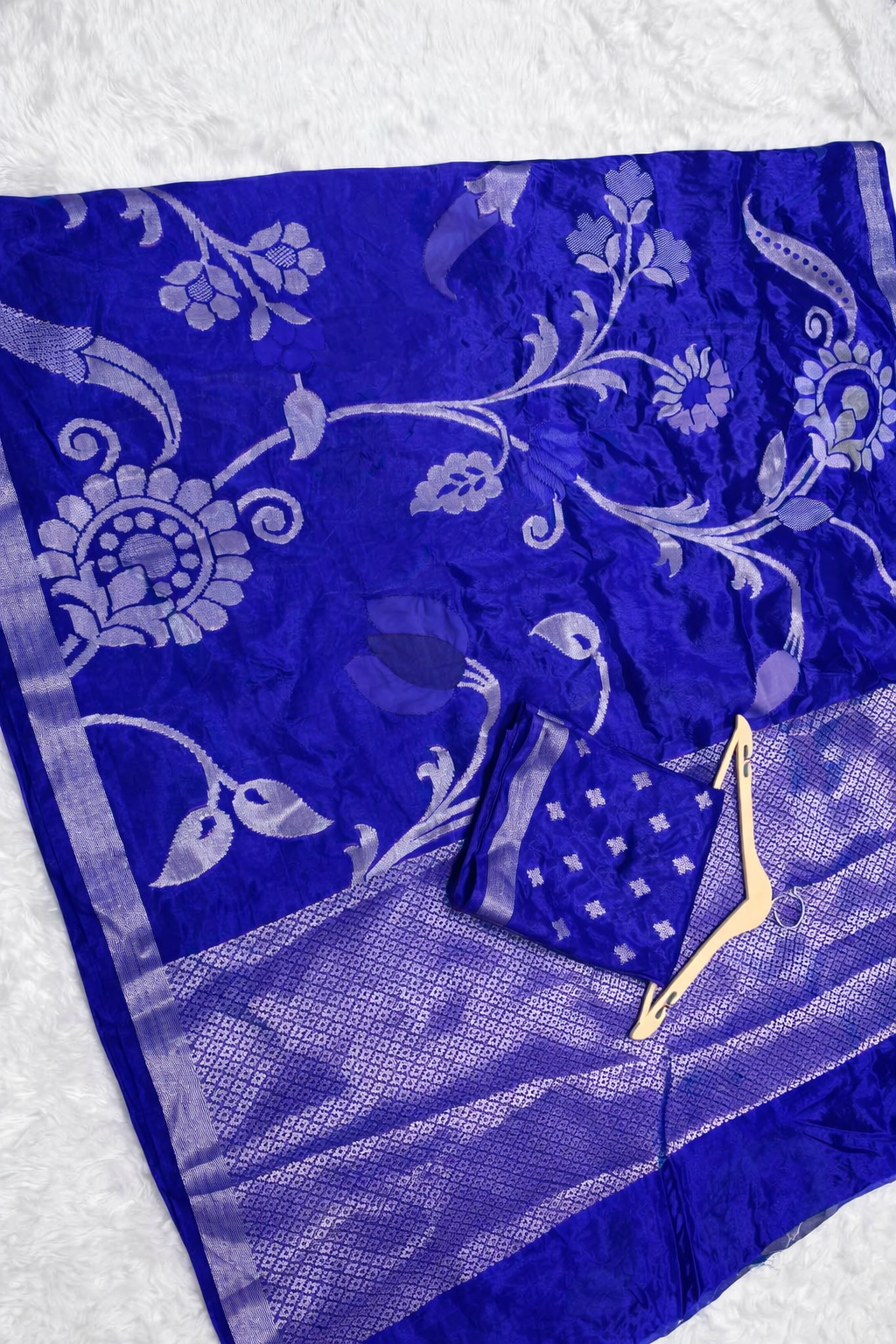 Elegant Royal Blue Banarasi Chiniya Silk Saree with Silver Zari Floral Weaving