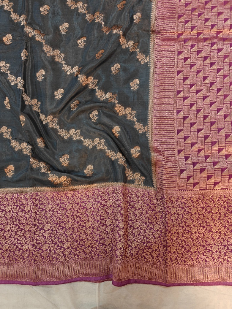 Elegant Dual-Tone Grey & Mauve Viscose Banarasi Saree with Rich Zari Weaving