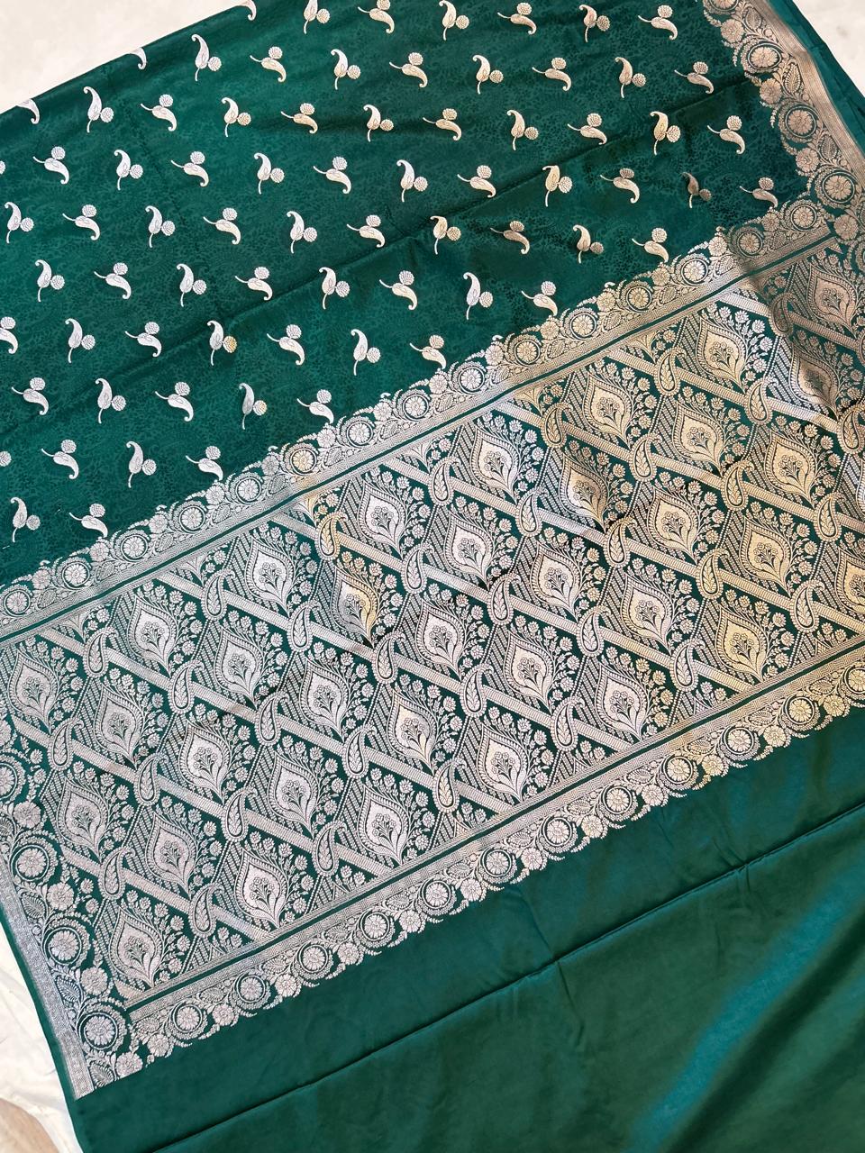 Luxurious Emerald Green Mashroo Katan Banarasi Silk Saree