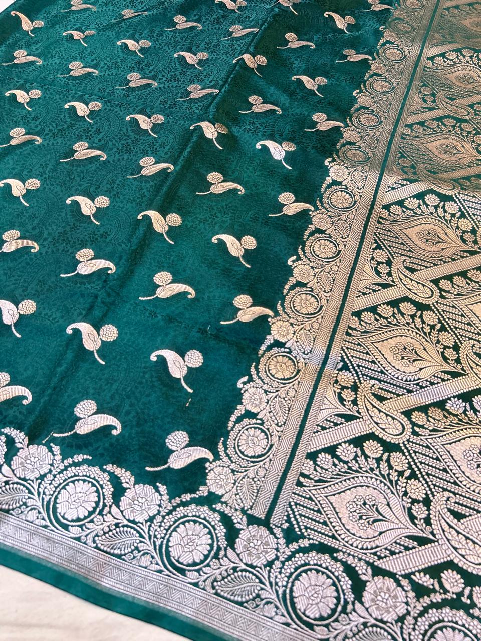 Luxurious Emerald Green Mashroo Katan Banarasi Silk Saree