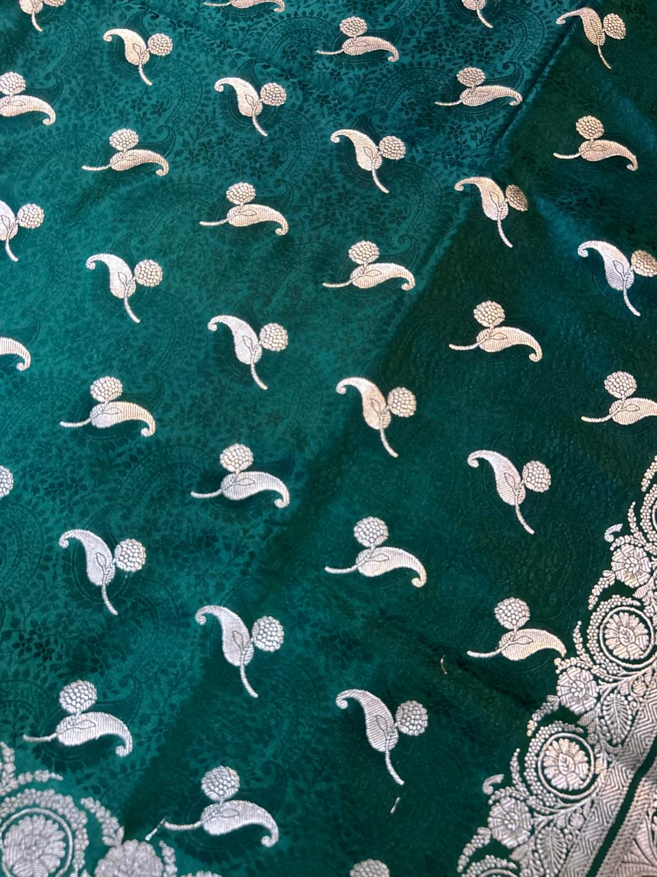 Luxurious Emerald Green Mashroo Katan Banarasi Silk Saree