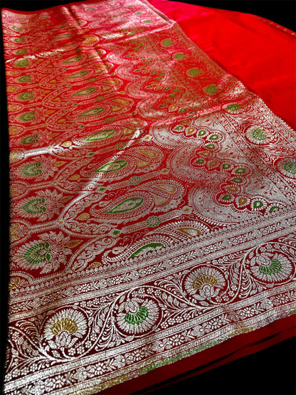 Elegant Handloom Silk Banarasi Saree with Rich Zari Border