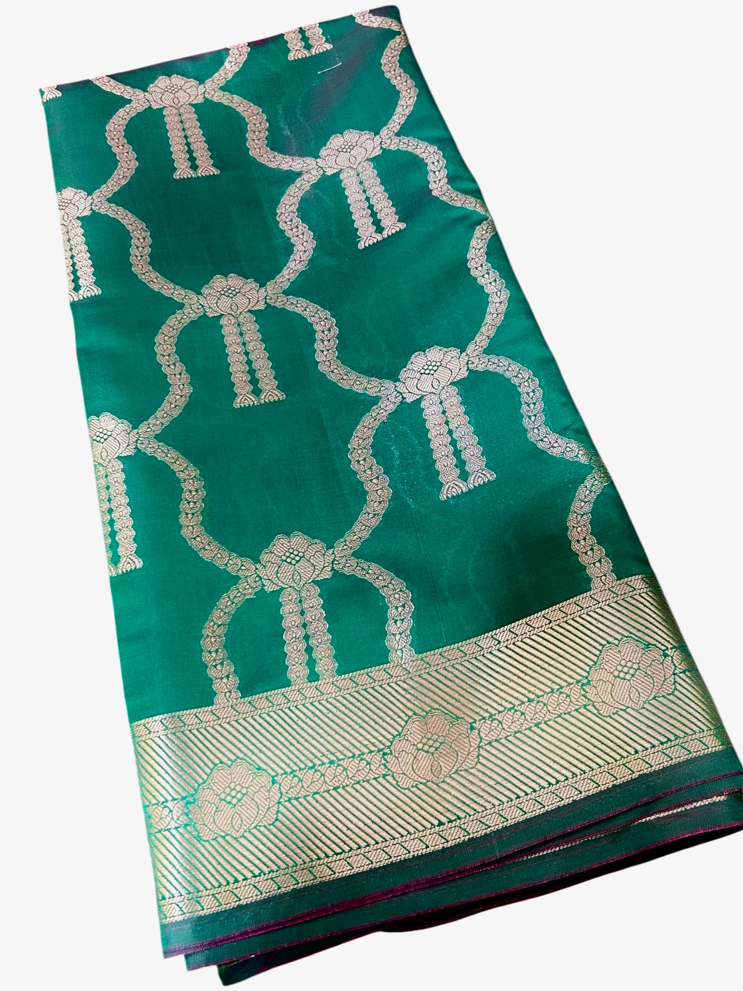 Celebrity-Inspired Katan Banarasi Zari Semi Soft Silk Saree