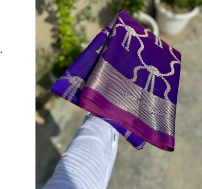 Celebrity-Inspired Katan Banarasi Zari Semi Soft Silk Saree